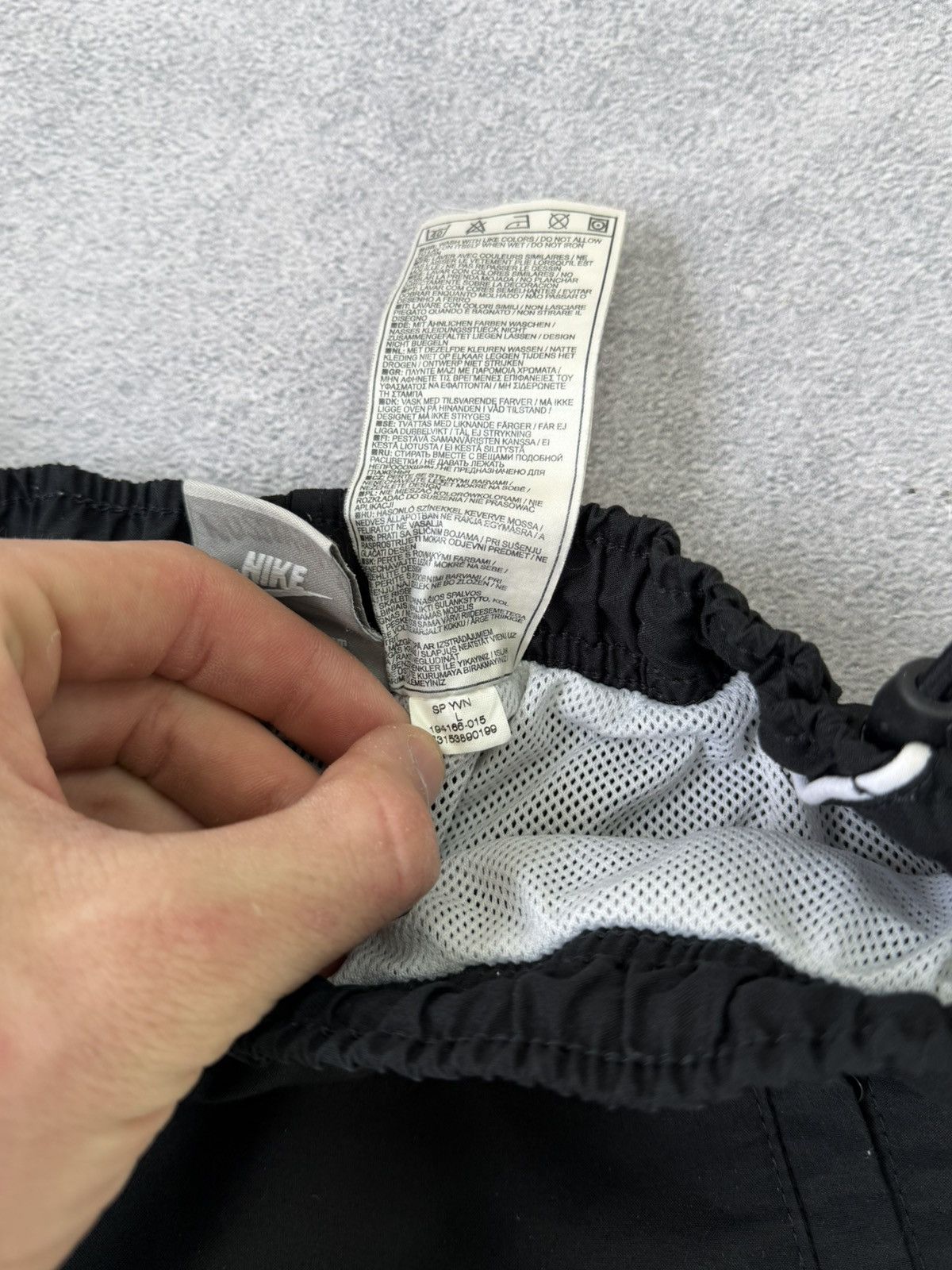Nike Vintage 00s Retro Nike Y2K Baggy Shorts Size US 32 / EU 48 - 7 Thumbnail