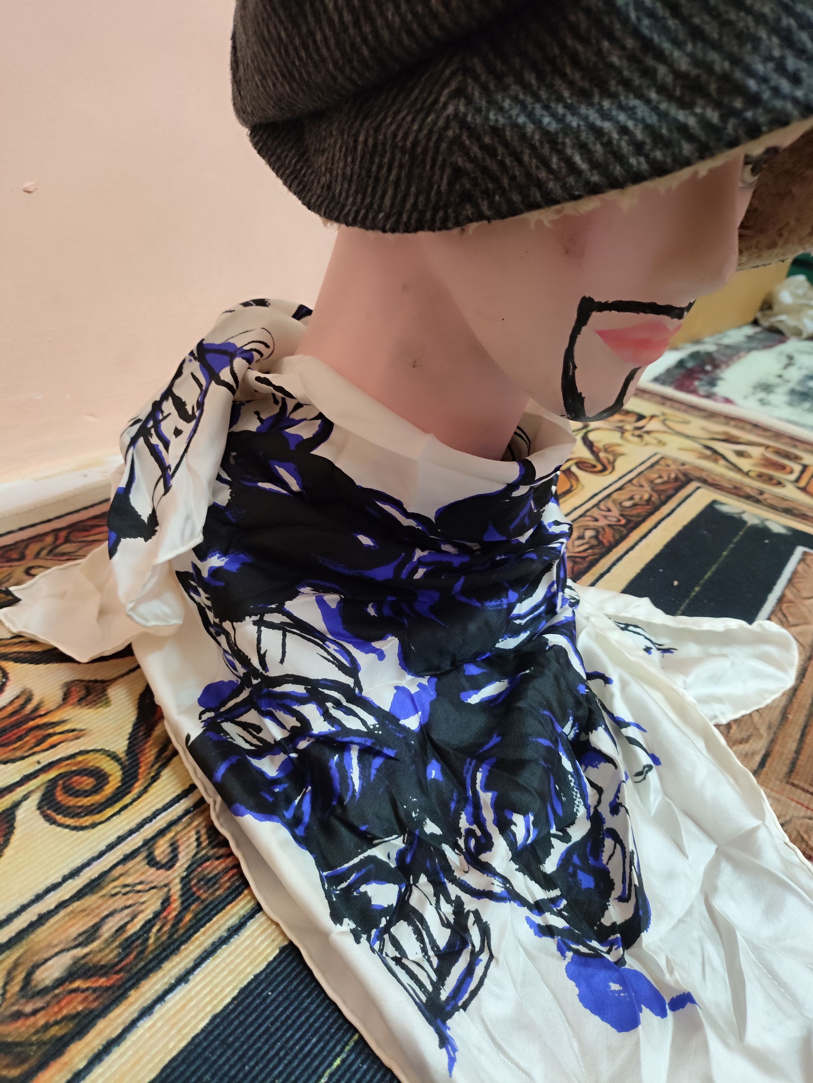 Designer × Vintage Vintage Scarves Neckerchief, Silk fabric Art Design Size ONE SIZE - 3 Thumbnail