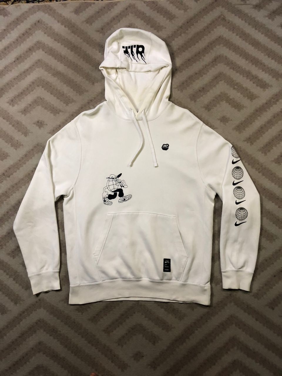 Nike Nike Air Max Tn Tuned Lugosis Art edition sketch hoodie Size US S / EU 44-46 / 1 - 1 Thumbnail