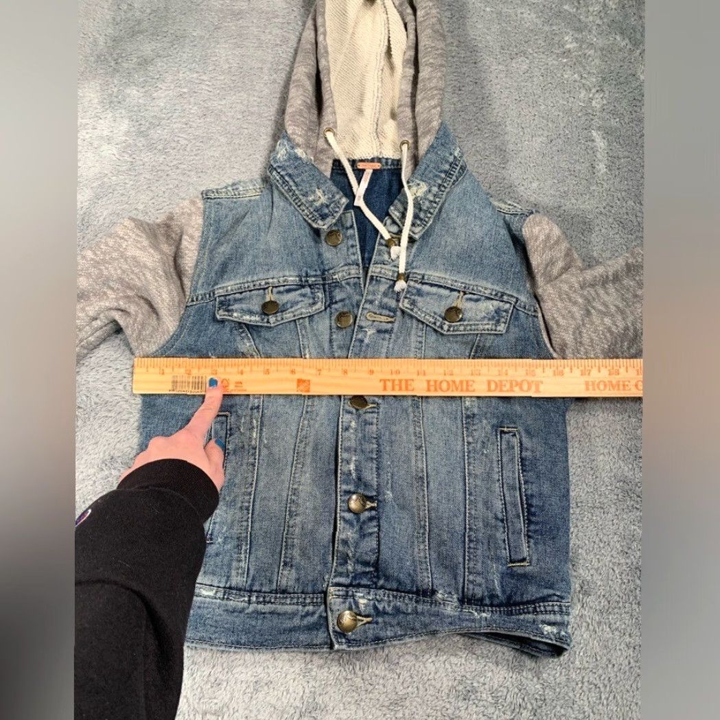 Free People Free People Denim Jacket/ Gray Hoodie Jean jacket XS Size XS / US 0-2 / IT 36-38 - 4 Thumbnail