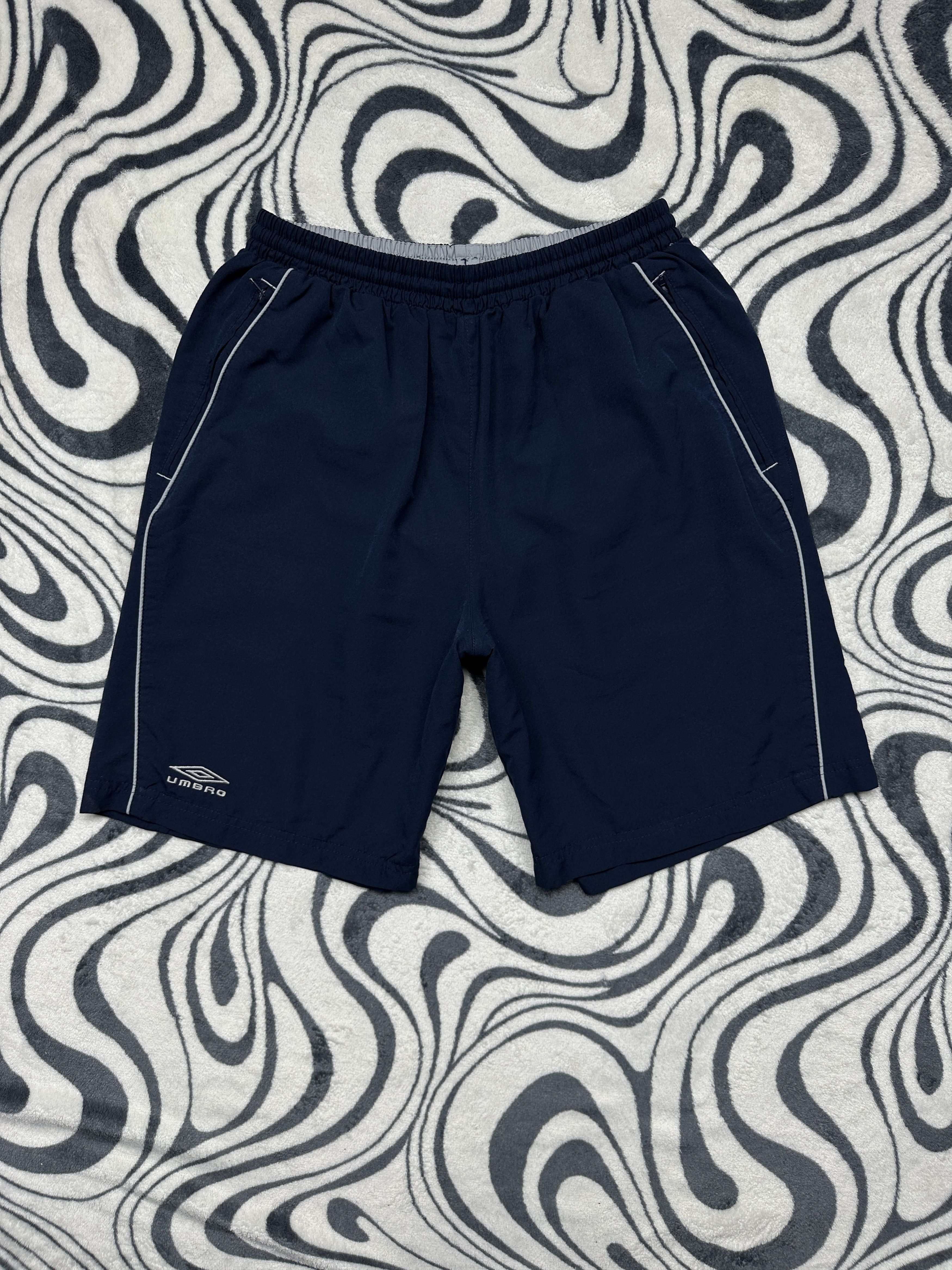 Umbro Umbro Vintage Mens Nylon Shorts Y2K Size US 34 / EU 50 - 1 Thumbnail