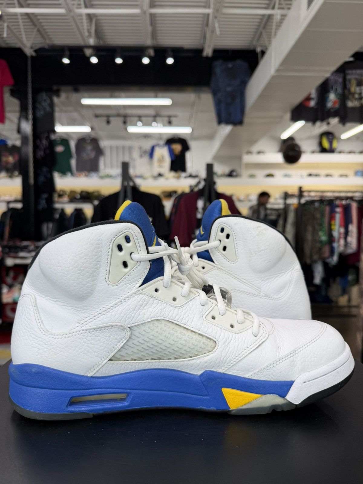 Jordan Brand Air Jordan 5 Laney Size 11 (2013) Size US 11 / EU 44 - 3 Thumbnail