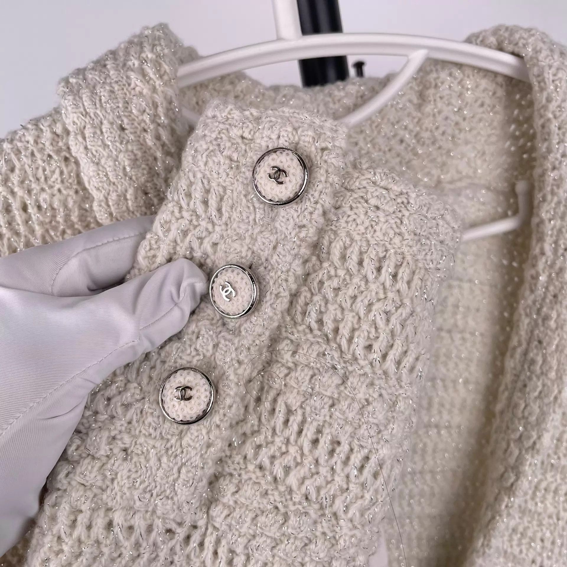 Chanel Chanel Wool Cardigan 34 White Silver 260404DLJYQ27 Size XS / US 0-2 / IT 36-38 - 7 Thumbnail