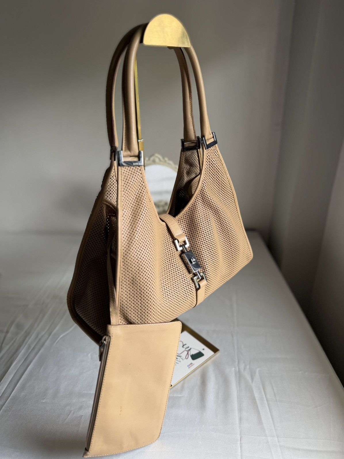 Gucci Authentic GUCCI Jackie Bardot Tan Hobo Perforated Leather Size ONE SIZE - 4 Thumbnail