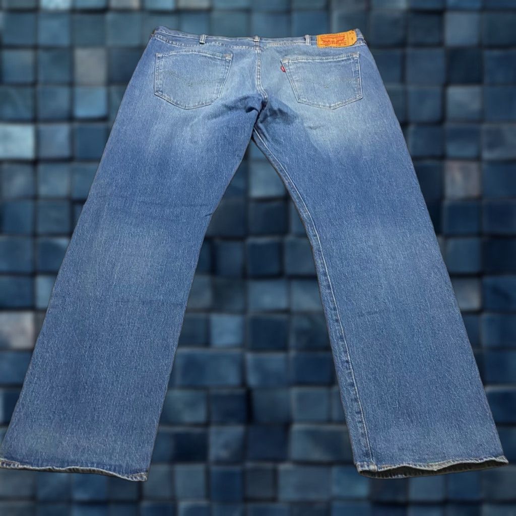 Levi's Levi's 501 Jeans Mens 42x32 Blue Denim Button Fly Medium Wash Straight Leg Shirt? Size US 42 / EU 58 - 1 Thumbnail