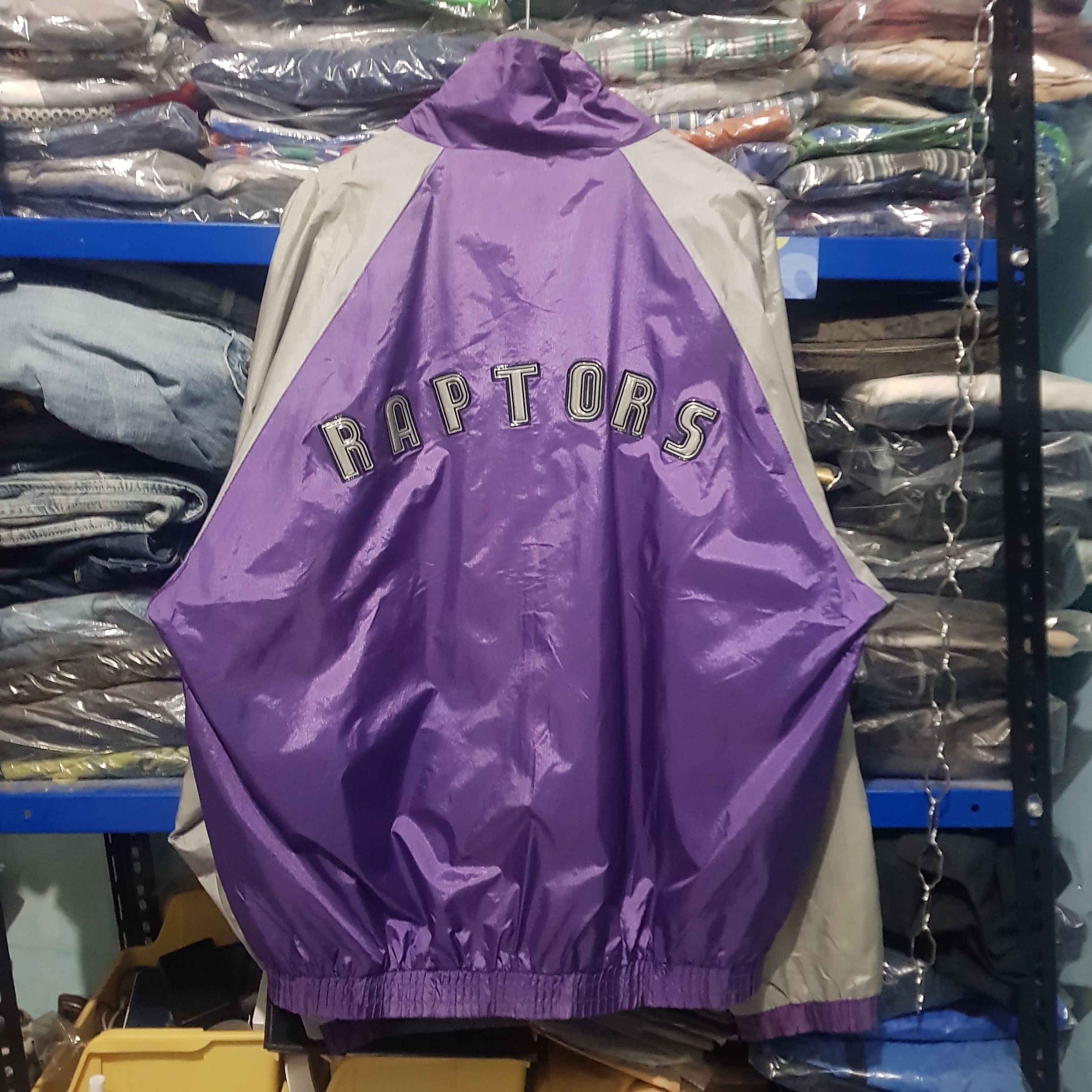 NBA × Pro Player × Vintage Vintage pro player Toronto Raptors jacket Size US XL / EU 56 / 4 - 4 Thumbnail