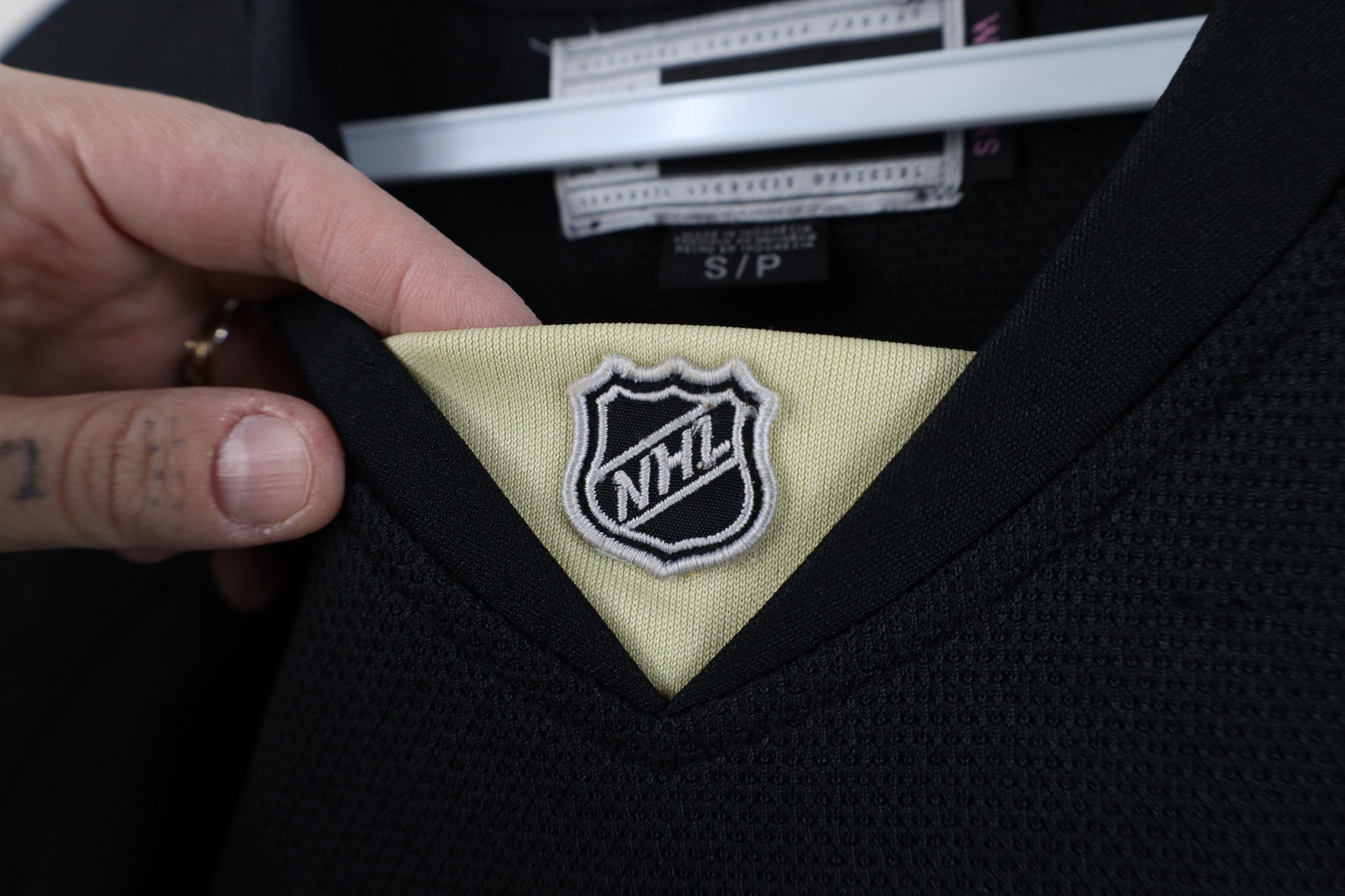 Reebok Reebok James Neal Pittsburgh Penguins Hockey Jersey Stitched Size S / US 4 / IT 40 - 9 Thumbnail