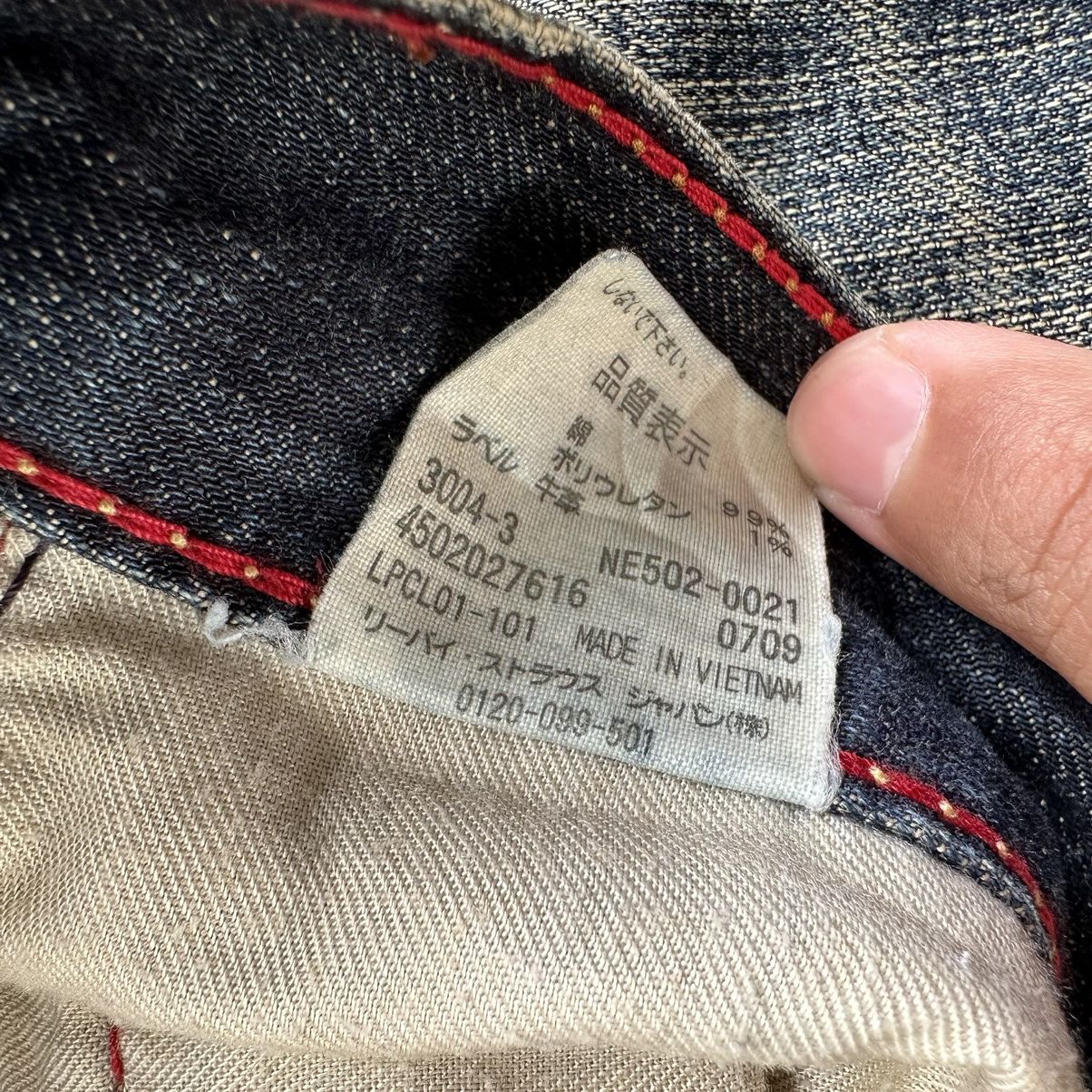 Japanese Brand Vintage Levi’s 502 Distressed Faded Denim Jean Pant Size US 29 - 7 Thumbnail