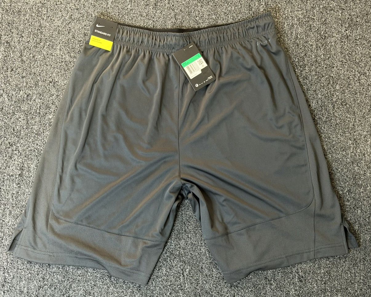 Nike NIKE DRI FIT MENS TRAINING GYM ATHLETIC XL SHORTS STANDARD Size US 36 / EU 52 - 2 Thumbnail