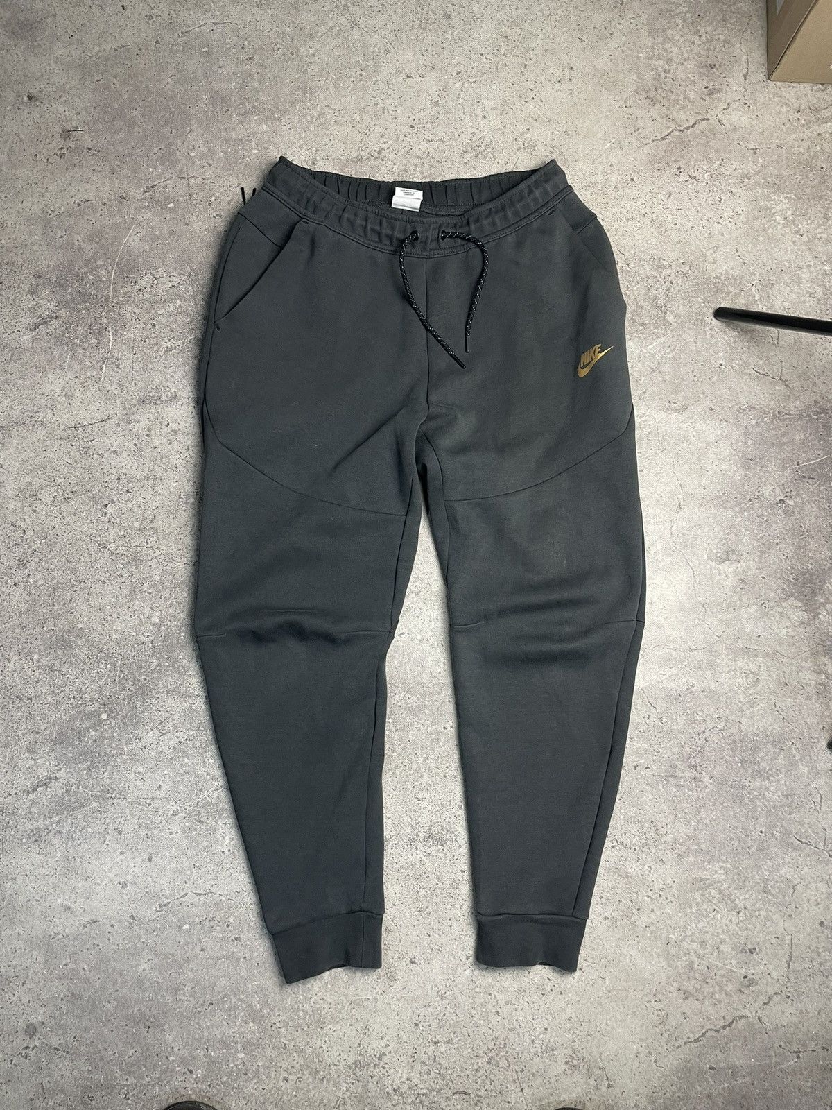 Nike Nike Tech Fleece Bottoms Size US 32 / EU 48 - 1 Thumbnail