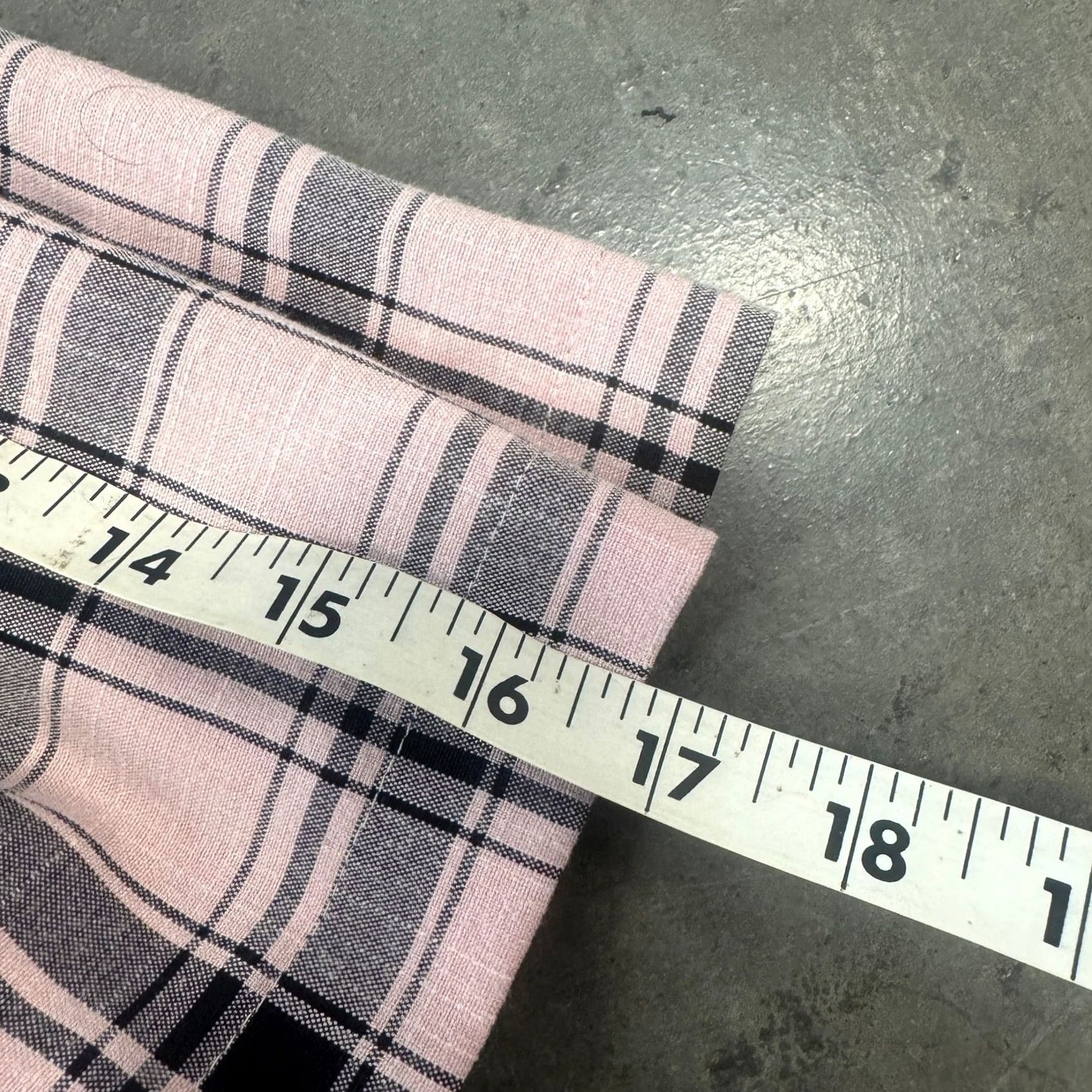 Vintage VINTAGE Y2K Pink Black Plaid Pleated Mini School Skirt Women’s Medium Skirt Womens Medium Pink Black Plaid Mini School Skirt Women’s Mens Women? Size 32" / US 10 / IT 46 - 5 Thumbnail