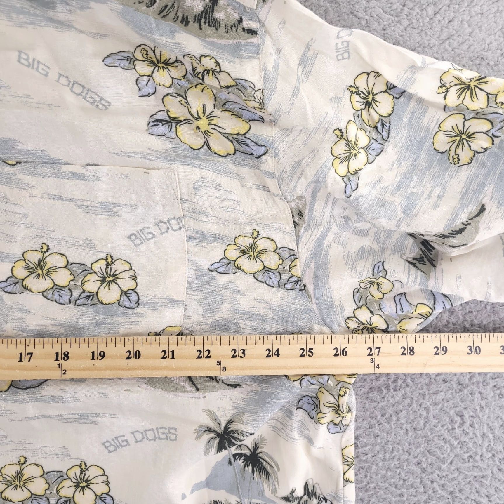 Big Dogs Big Dogs Shirt Mens XL Baggy 100% Rayon Hawaiian Short Sleeve Button-Up Floral Blue Size US XL / EU 56 / 4 - 5 Thumbnail