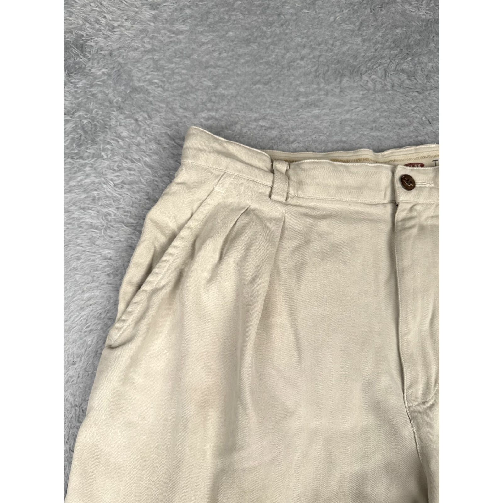 Tommy Bahama VINTAGE Tommy Bahama Shorts Mens 34 Khaki 100% Silk Pleated Relax Chino Casual Zip Fly Beige Beach 1990s Mens Size US 34 / EU 50 - 4 Thumbnail