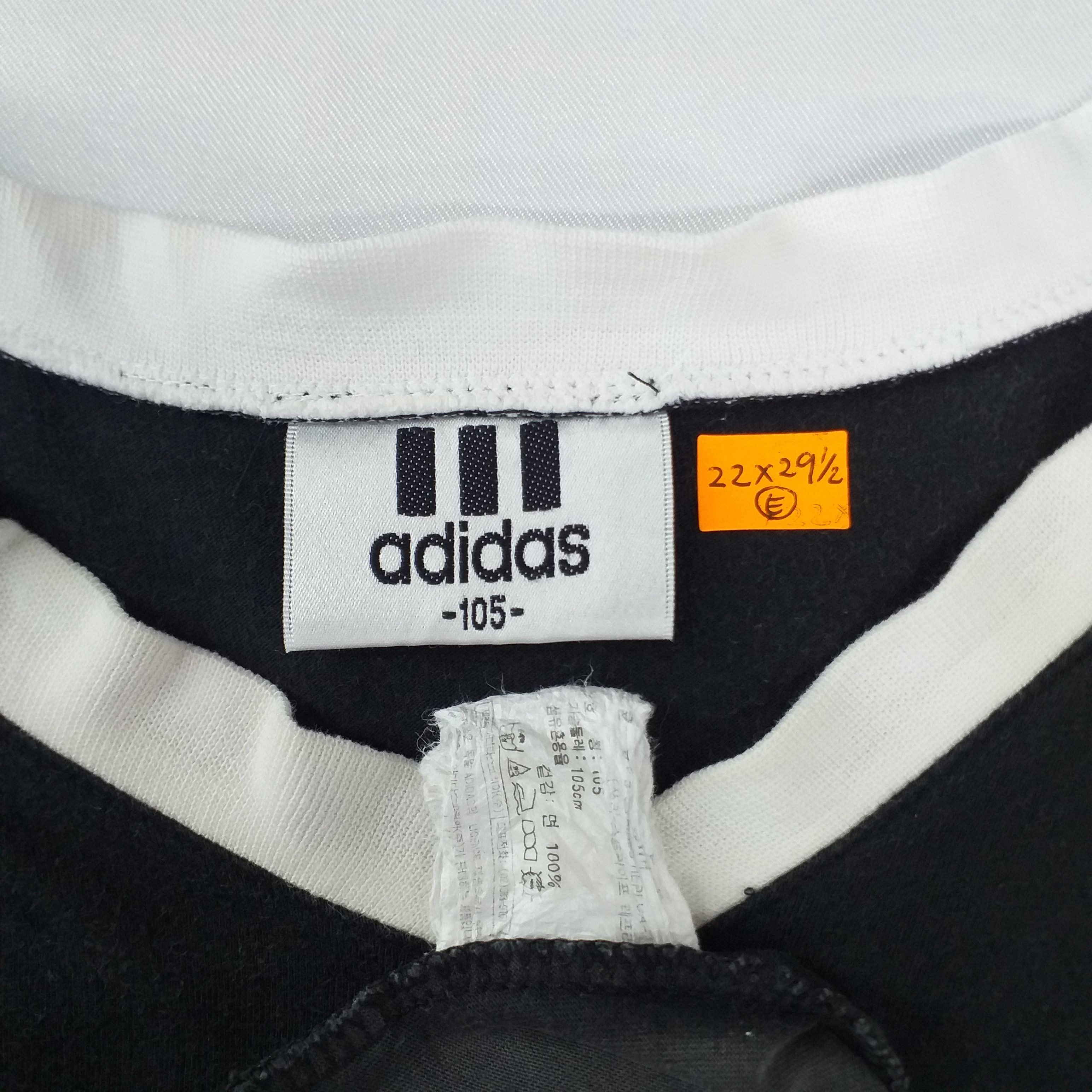 Adidas Vintage Adidas Small Logo Embroided Tshirt - E096 Size US L / EU 52-54 / 3 - 3 Thumbnail