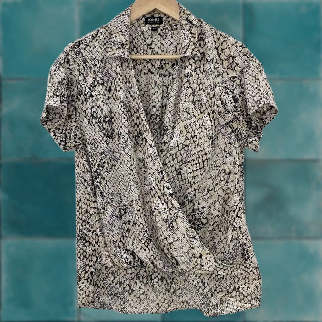 Jones New York Jones NY Snake Skin Print Faux Wrap Chiffon Collared Blouse Sz M Boho Women’s Size M / US 6-8 / IT 42-44 - 1 Thumbnail