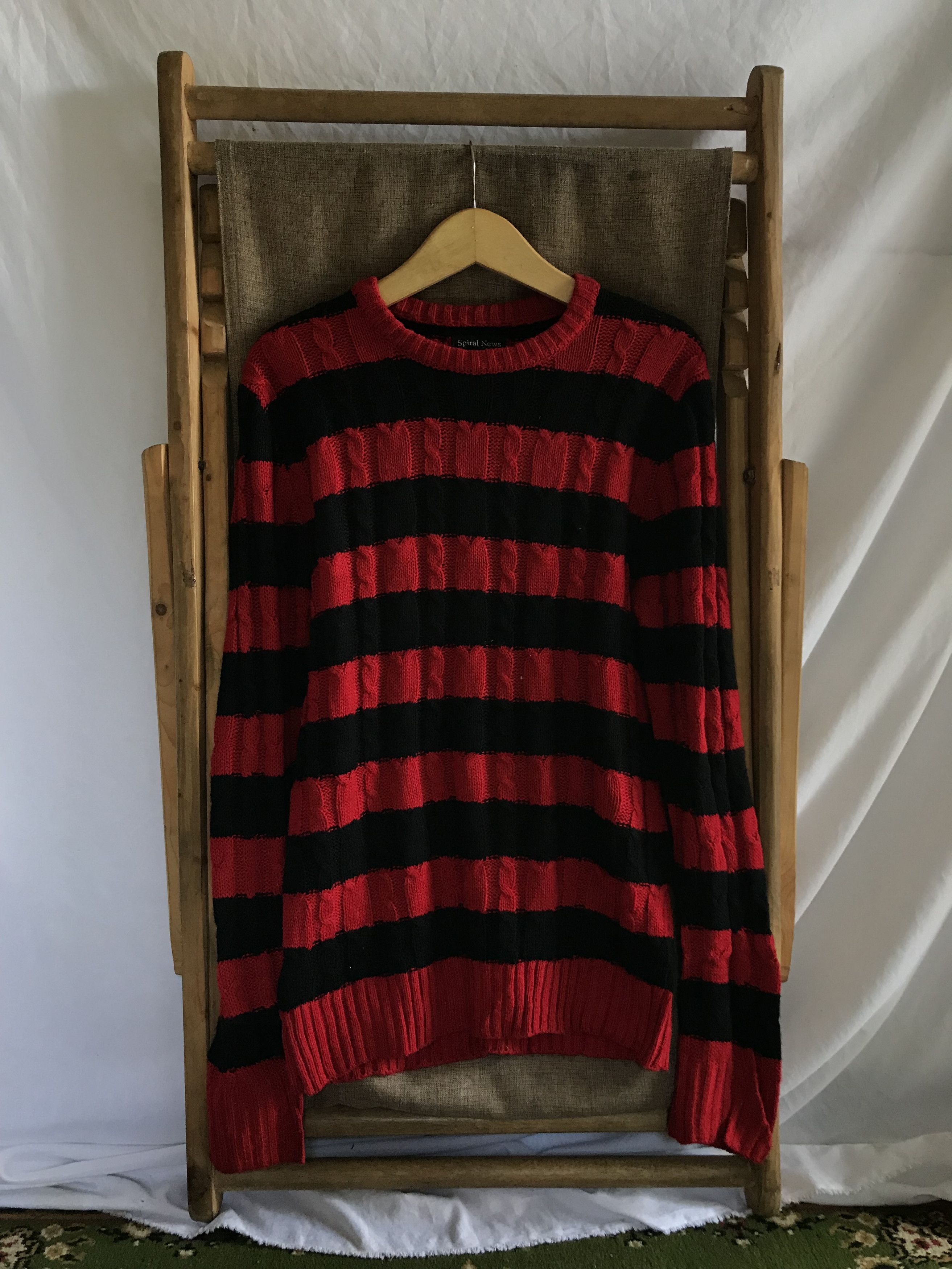 Spiral News Black Red Knitted Kurt Cobain Grunge Style