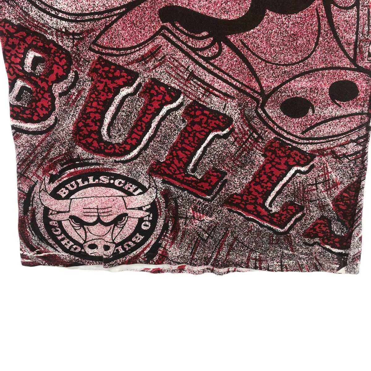 NBA Vintage 90’ CHICAGO BULLS JORDAN Over Print Tee Shirt Top Size US M / EU 48-50 / 2 - 3 Thumbnail