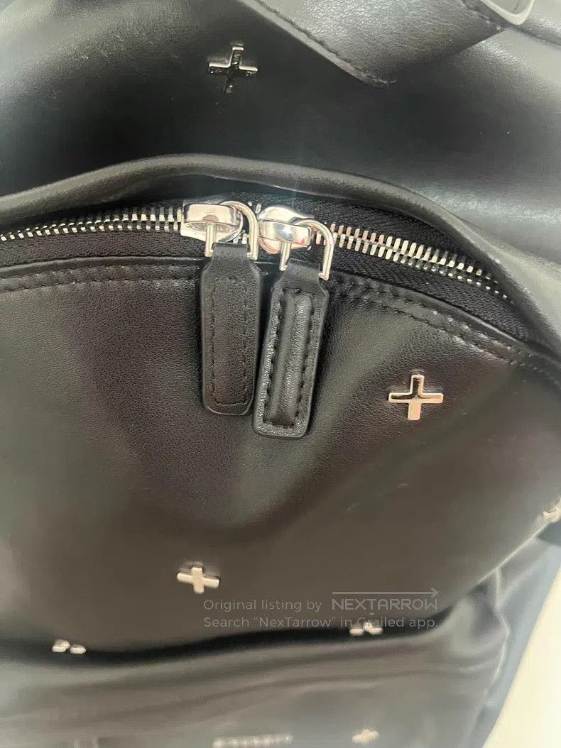 Givenchy Givenchy Metallic Five-pointed Star Embellished Leather Ba Size ONE SIZE - 3 Thumbnail
