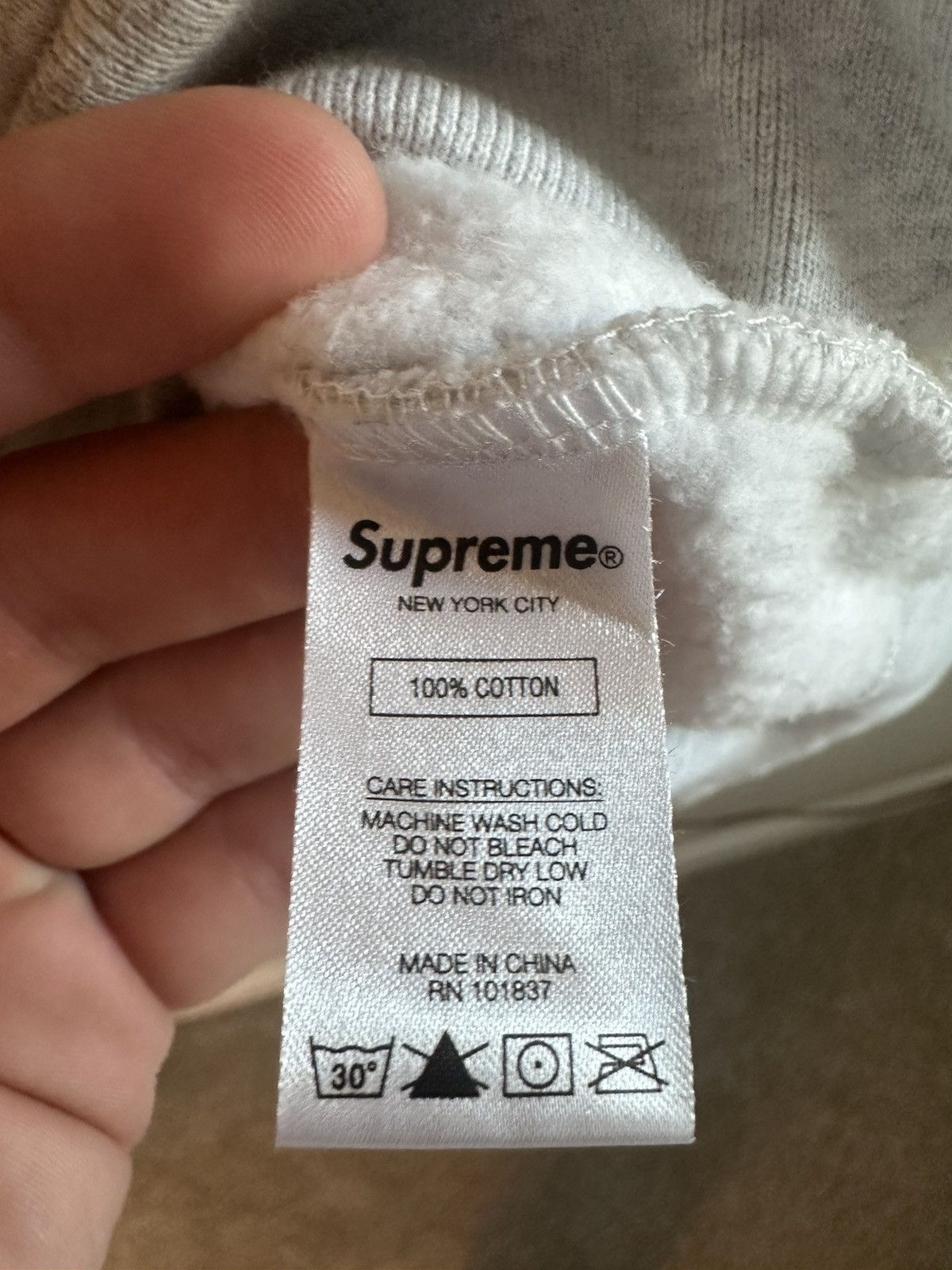 Supreme Supreme Embroidered S Hooded Sweatshirt Grey Size US L / EU 52-54 / 3 - 3 Thumbnail