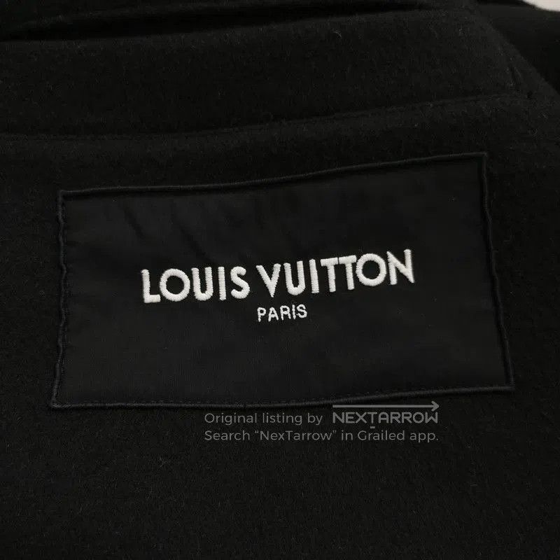 Louis Vuitton Louis Vuitton Double Breasted Hooded Vest in Black. Size US M / EU 48-50 / 2 - 3 Thumbnail