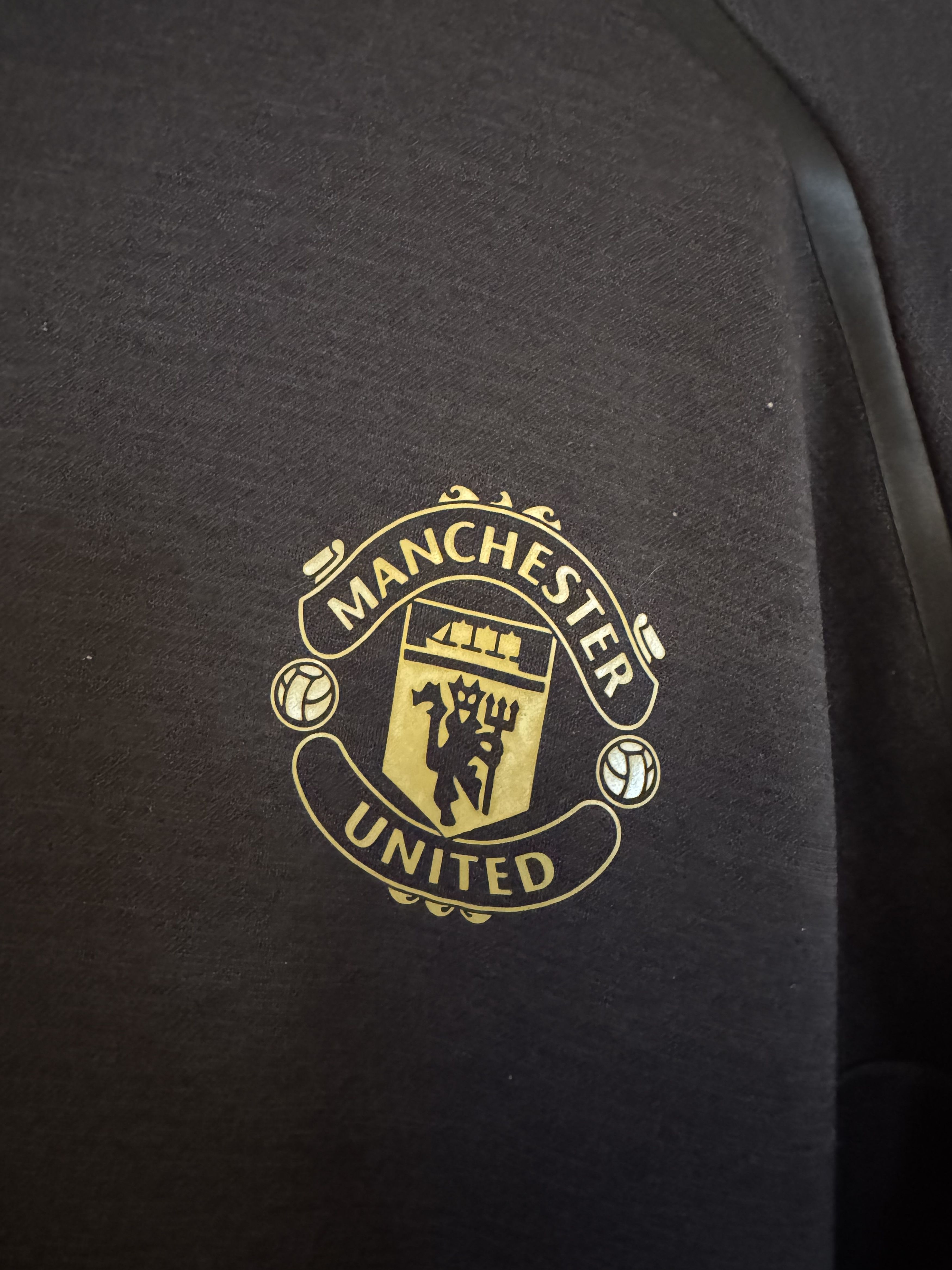 Adidas MANCHESTER UNITED 2018/19 CHINESE NEW YEAR ZNE HOODIE Size US M / EU 48-50 / 2 - 5 Thumbnail