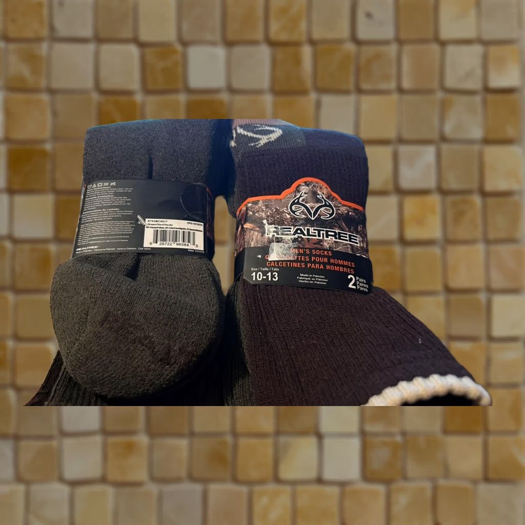 Realtree Realtree Socks Crew 10-13 Men 4 Pairs Multicolor Brown Green Mid Calf Pack of 2 Casual Hunting Outdoor Winter Fall Spring Solid Pattern Size ONE SIZE - 1 Preview
