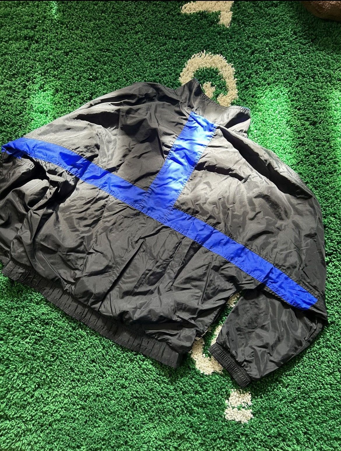 Adidas Vintage Adidas Windbreaker Light Jacket Size Large Preowned Size US L / EU 52-54 / 3 - 4 Thumbnail
