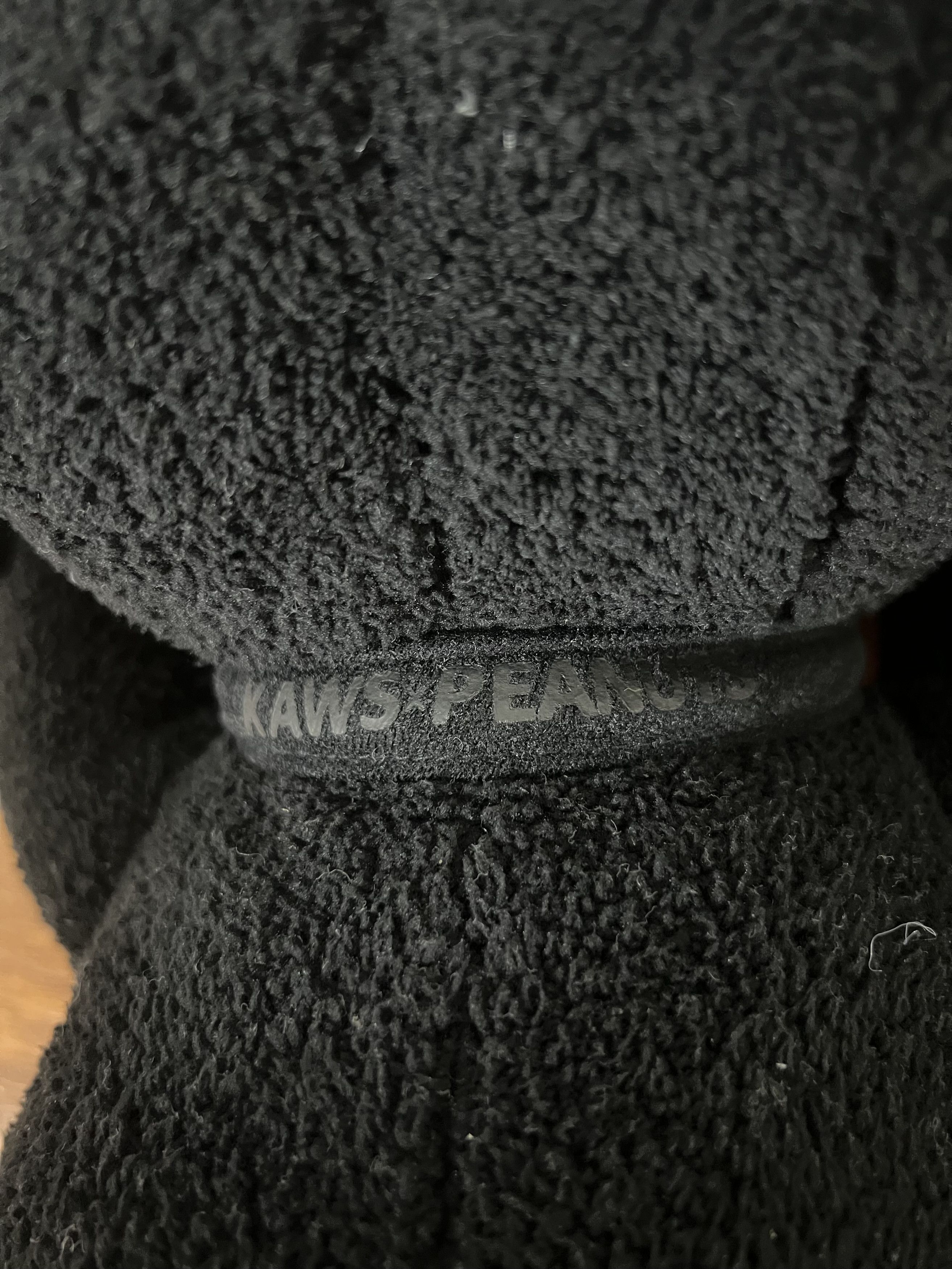 Kaws × Peanuts × Uniqlo 💚 Kaws x Uniqlo x Peanuts Large Black Plushie NEW Size ONE SIZE - 6 Thumbnail