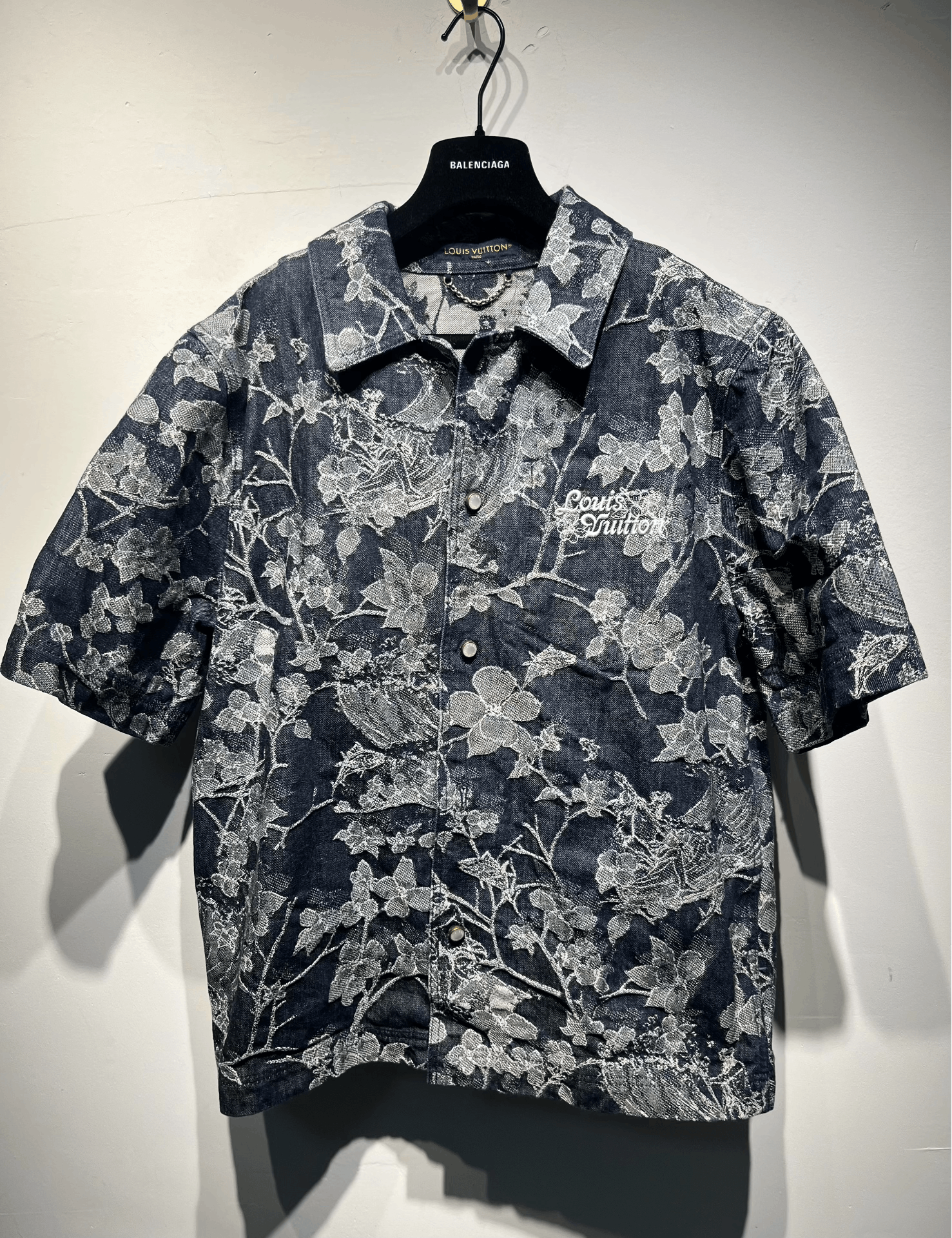 Louis Vuitton Louis Vuitton Printed Shirt M Men Size US M / EU 48-50 / 2 - 1 Thumbnail