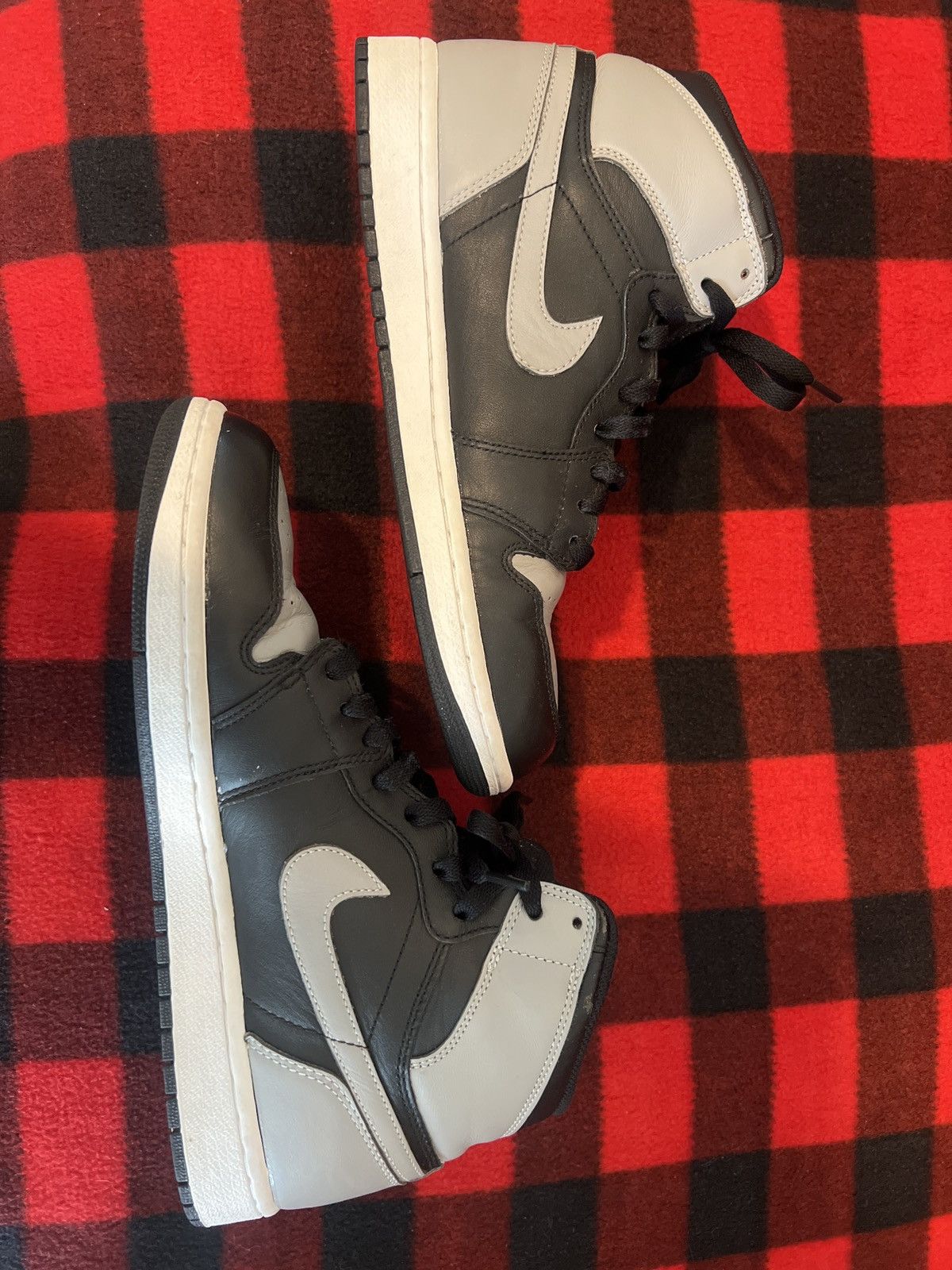 image of Jordan Nike Jordan 1 Retro High OG Shadow 2013 Shoes in Grey, Men's (Size 10)