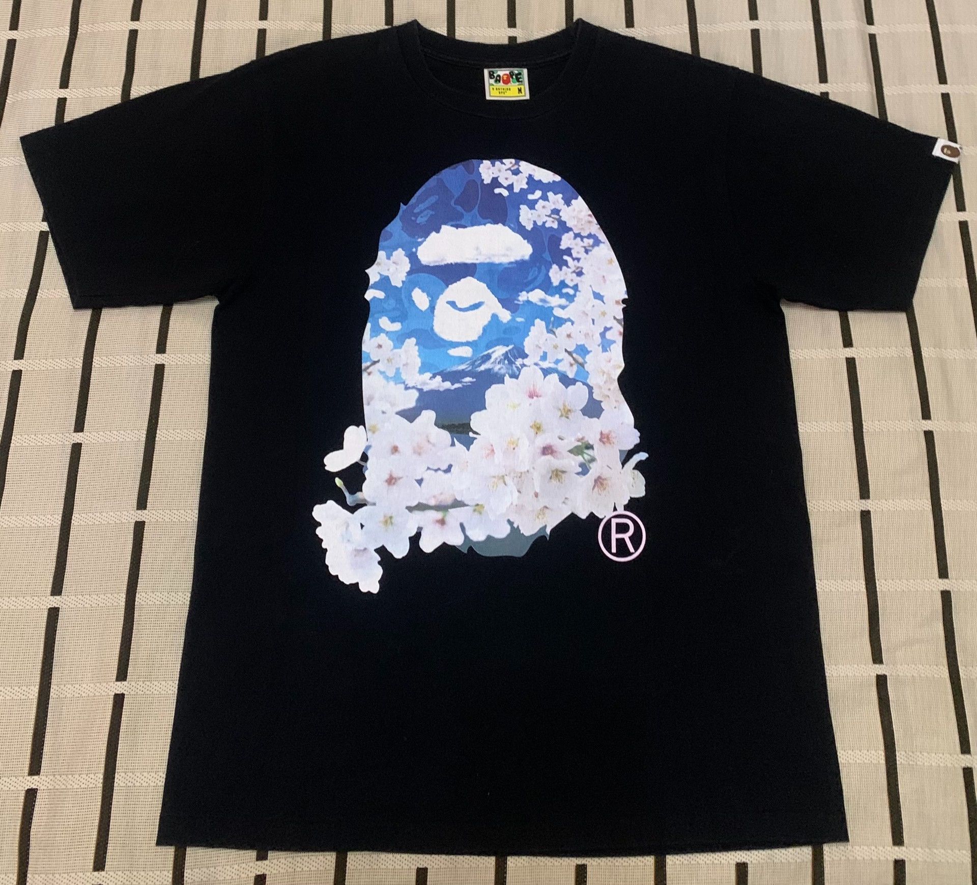 Bape Bape Ape Head T-Shirt M Men Size US M / EU 48-50 / 2 - 1 Thumbnail