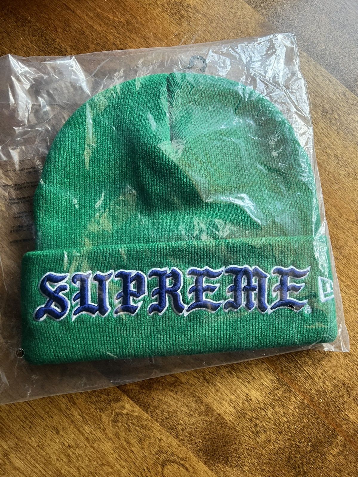 New Era × Supreme Supreme New Era Old English Beanie Size ONE SIZE - 3 Thumbnail
