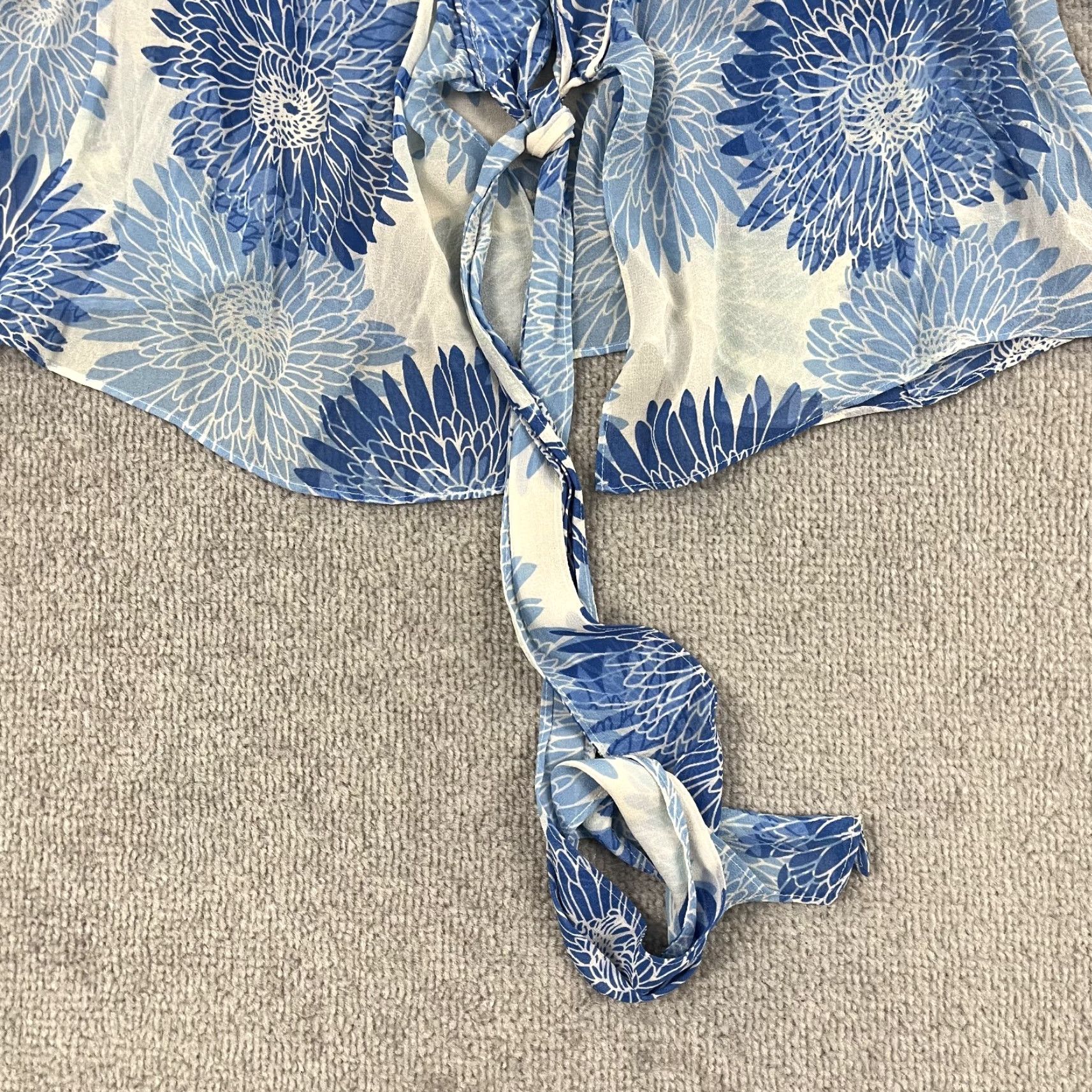 Banana Republic Banana Republic Blouse Womens XS Multicolor Floral Silk Sheer Tie Front Flared Sleeve Size XS / US 0-2 / IT 36-38 - 3 Thumbnail