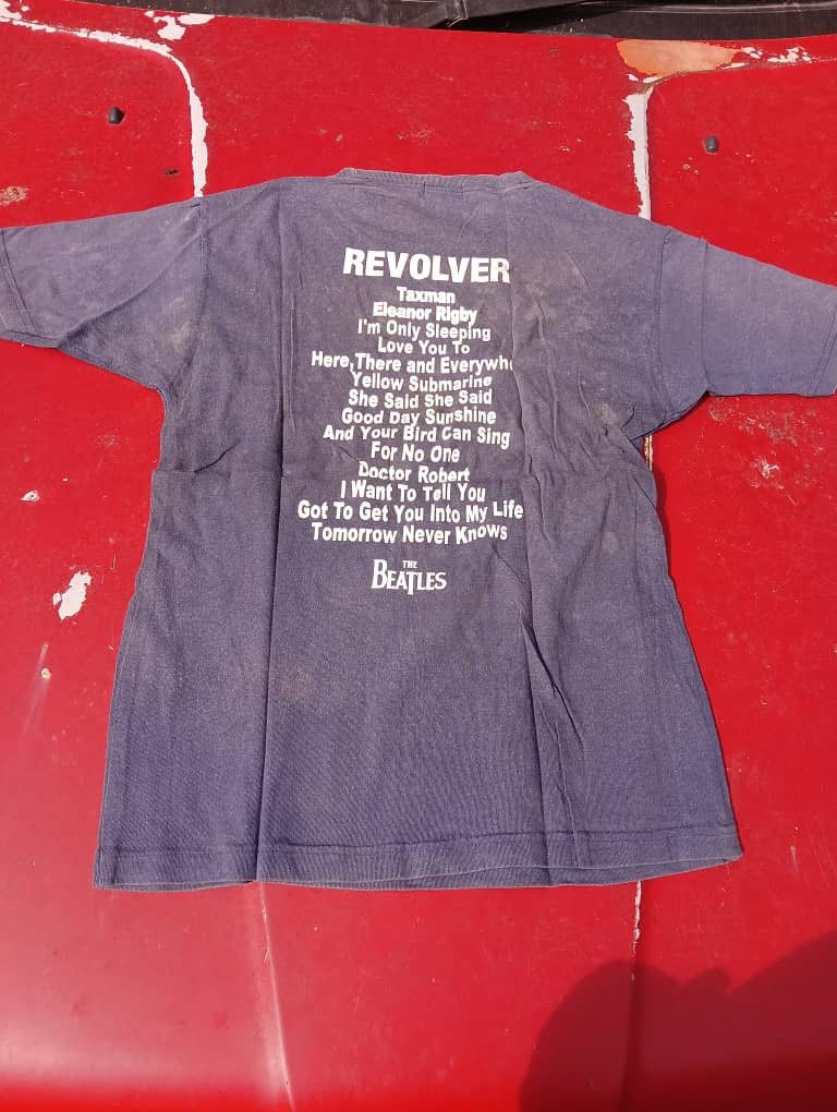 Band Tees Distressed vintage revolver the beatles size s Size US S / EU 44-46 / 1 - 4 Thumbnail
