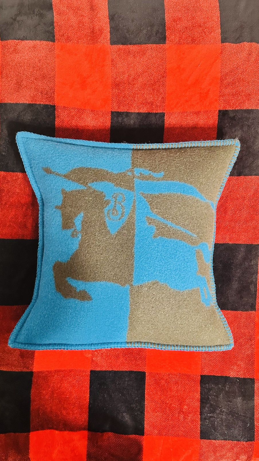 Burberry Burberry EKD Wool Cushion Kingfisher/snug Size ONE SIZE - 1 Thumbnail