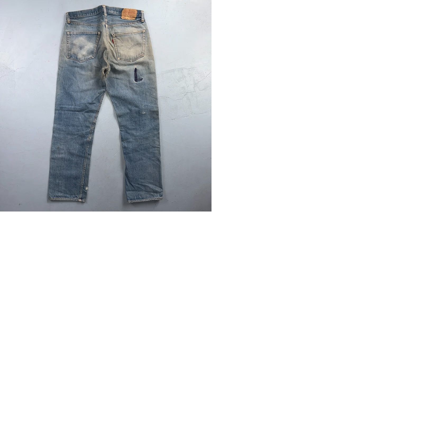 Levi's VINTAGE Levi's 501 Jeans Light Wash 35x34 80s USA Selvedge 5-Pocket Denim Straight Mens Blue Cotton Belted Distressed N/A Size US 35 - 12 Thumbnail