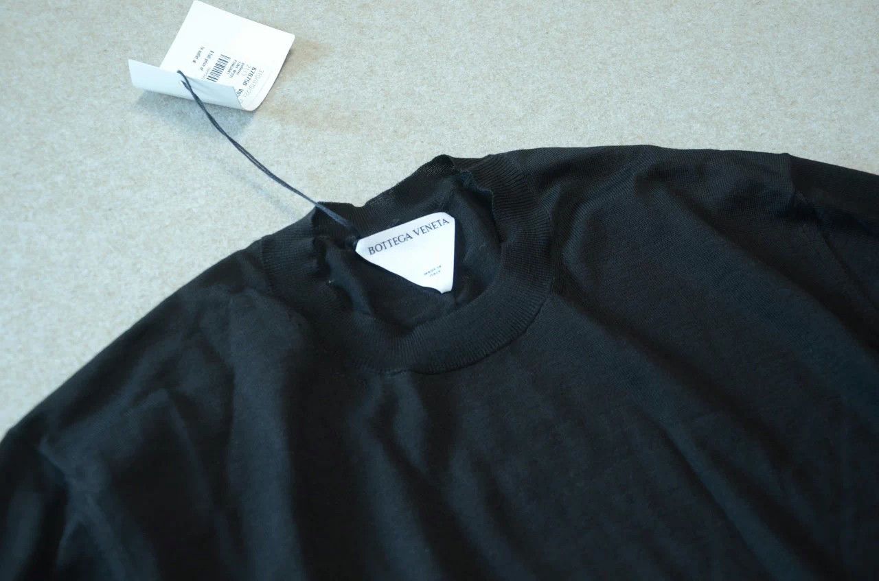 Bottega Veneta BV Deep Brown Lightweight Sweater S Back Triangle Detail Size US S / EU 44-46 / 1 - 3 Thumbnail
