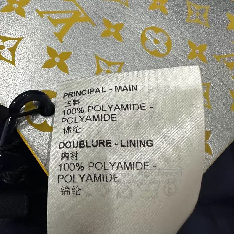 Louis Vuitton Louis Vuitton Pin full logo double-sided assault jacket Size US L / EU 52-54 / 3 - 7 Thumbnail