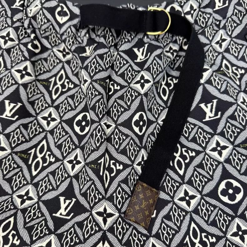 Louis Vuitton Louis Vuitton Black and white presbyopic monogrammed shorts Size 37" - 7 Thumbnail