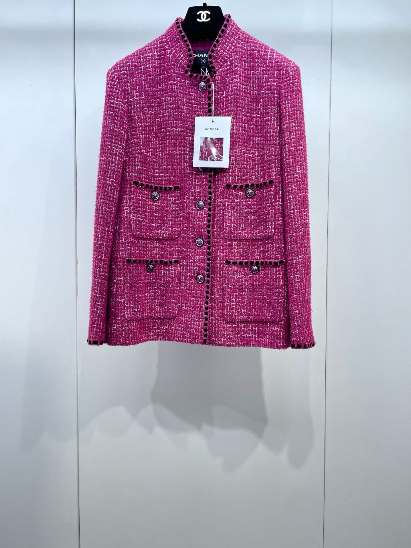 Chanel Chanel 22B Pink Collared Tweed Jacket Size XS / US 0-2 / IT 36-38 - 1 Thumbnail