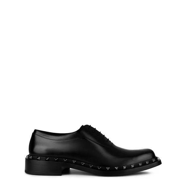 o1g2r1mq0824 Valentino Derby Rockstud Shoes in Black