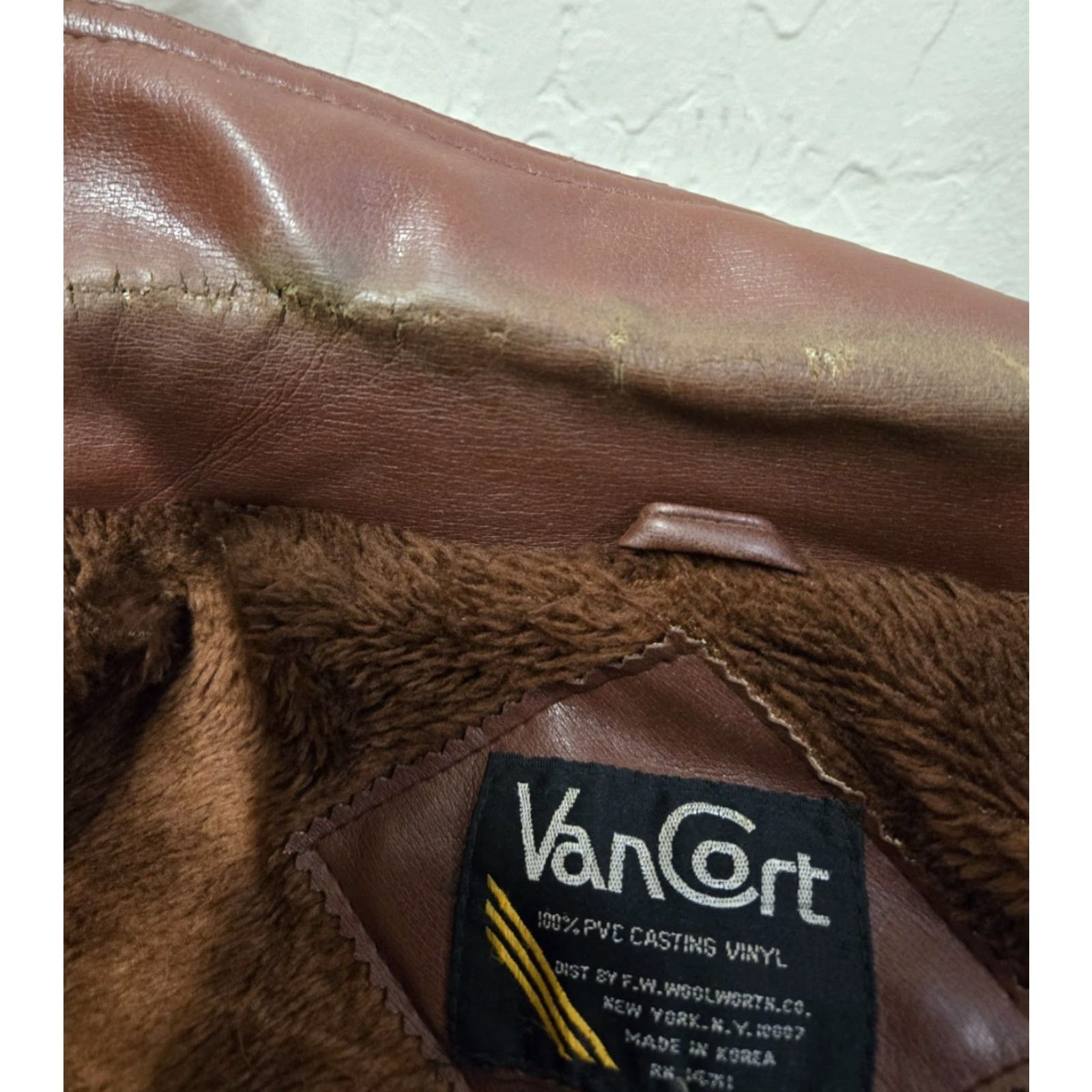 Vintage VINTAGE VanCort Men’s Jacket S Brown Faux Leather Button Up Jacket Mens Small Brown Faux Leather Button Up Size US S / EU 44-46 / 1 - 7 Thumbnail