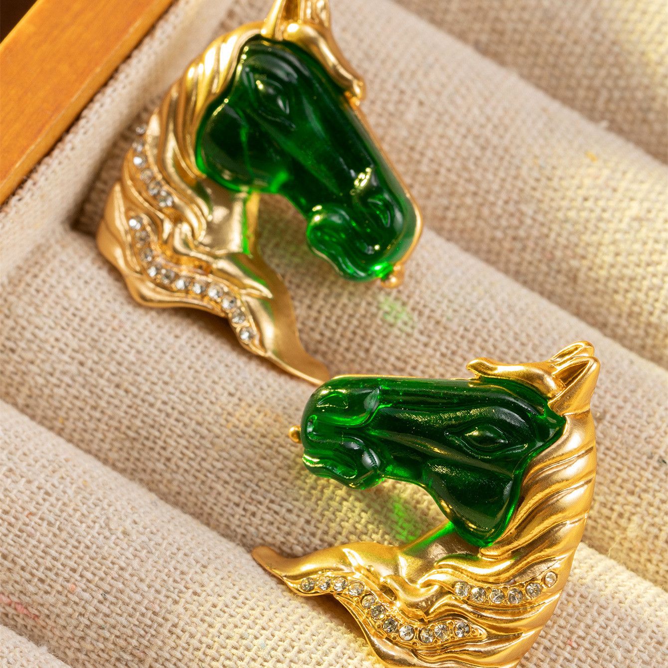 Other vintage horse head earrings Size ONE SIZE - 1 Thumbnail