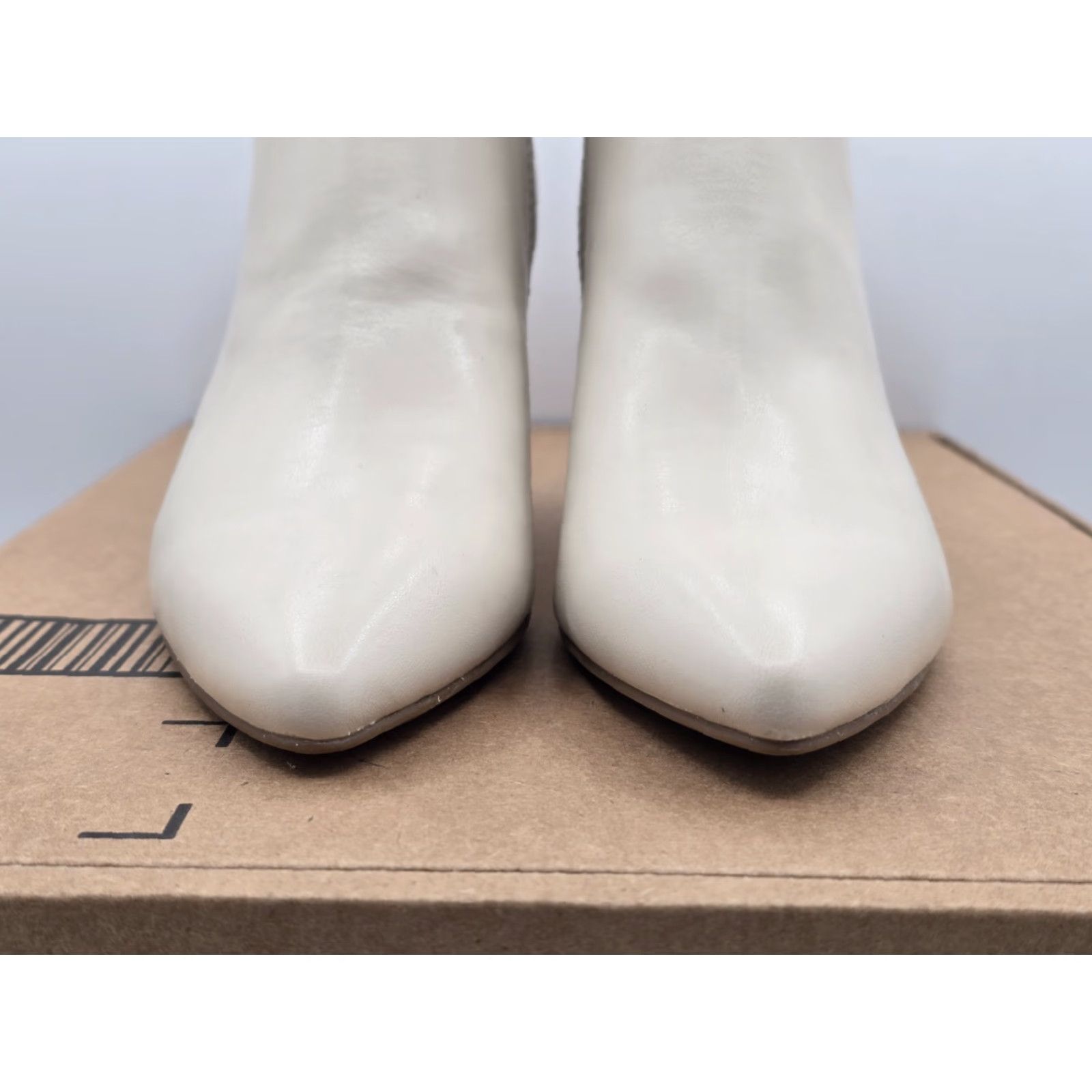 Vintage Bandolino Galayn Boots Womens Size 6.5 M Ivory Ankle White Kitten Heel NWOB 90s? Size US 7 / IT 37 - 2 Thumbnail