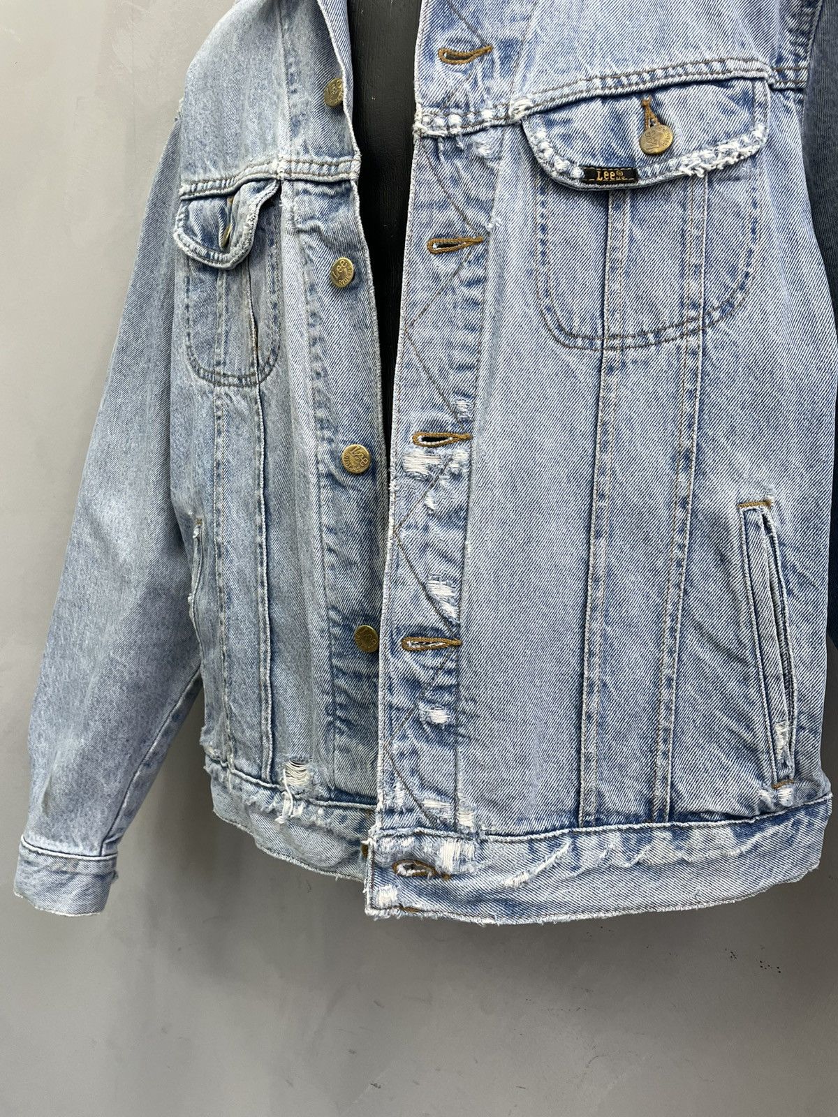 Lee Lee blue denim raiders jacket classic trucker jacjet faded Size US L / EU 52-54 / 3 - 4 Thumbnail