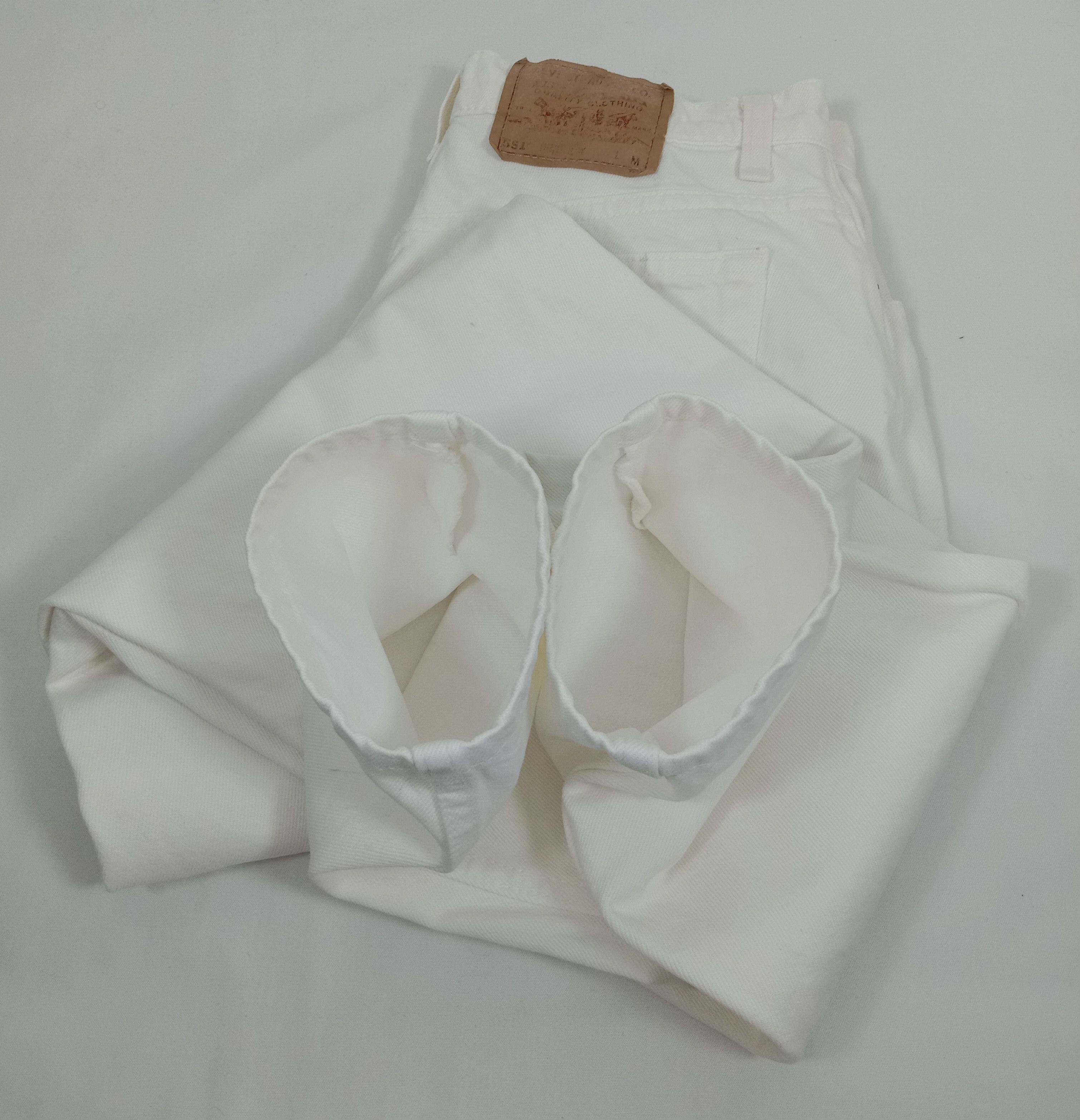 Vintage 90s Levi’s 551 Jeans Relaxed Fit White Denim