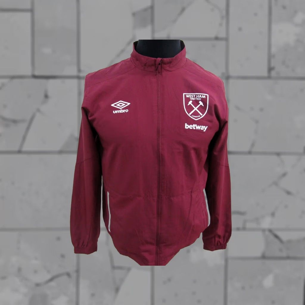 Umbro Umbro Mens Lightweight Jacket Jacket 42/44 Chest L MAROON 42/44 | UK L Mens Umbro West Hand United Lightweight Jacket Size US L / EU 52-54 / 3 - 1 Thumbnail