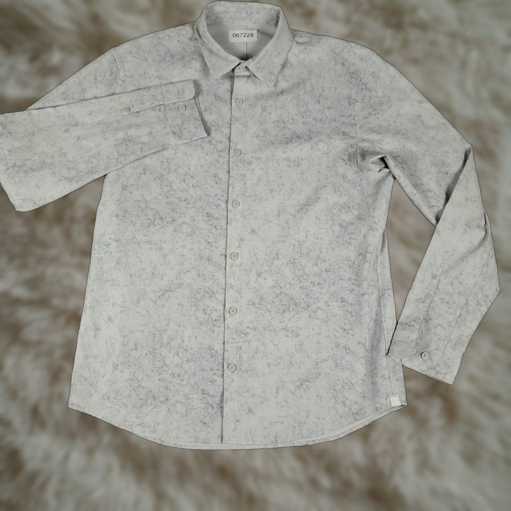 Lululemon Lululemon Shirt Mens Size Medium Blue White Stretch Casual Button Up Long Sleeve Shirt Size US M / EU 48-50 / 2 - 1 Thumbnail