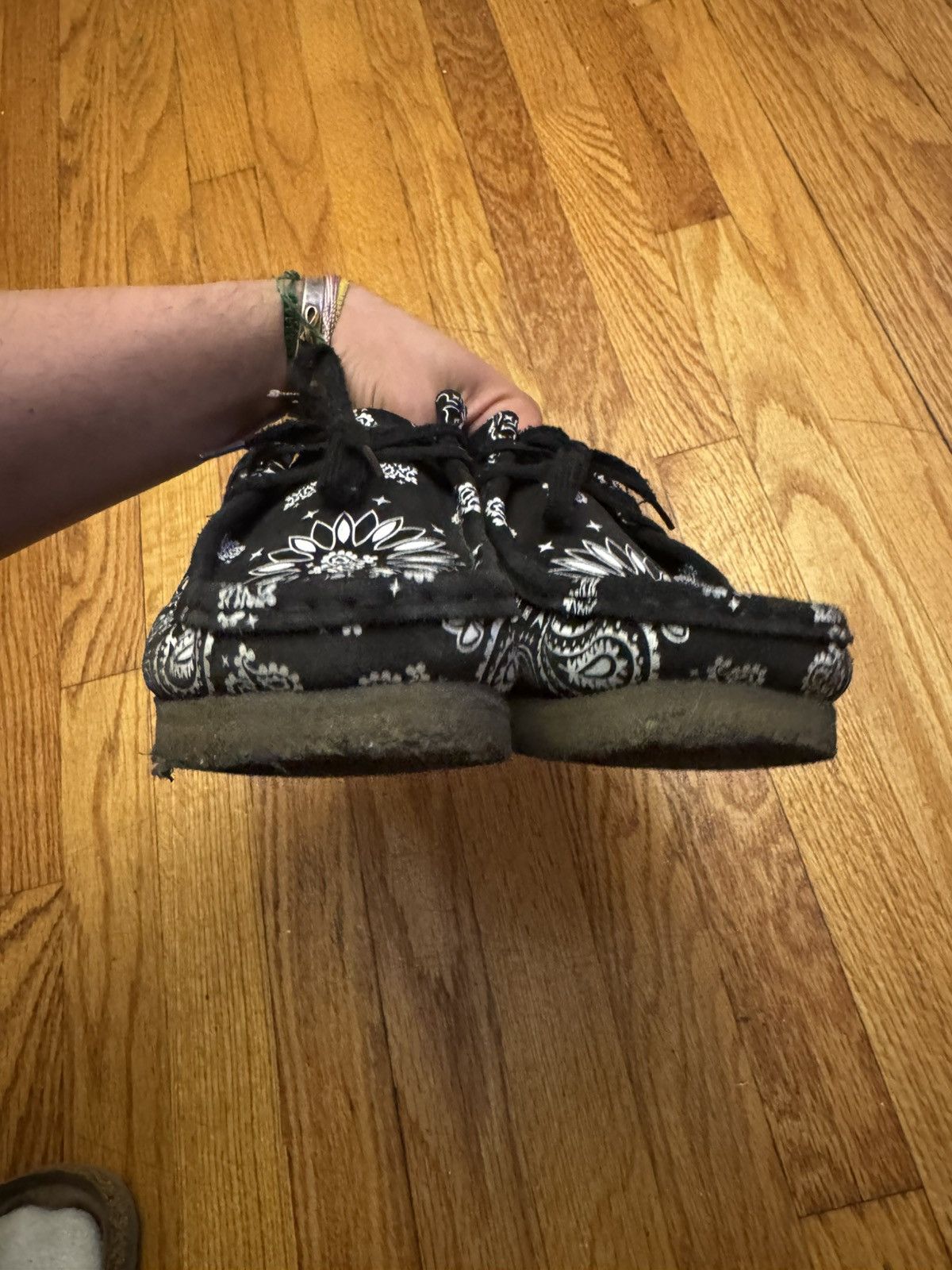 Clarks × Supreme Supreme x clarks original wallabees black paisley bandana Size US 9 / EU 42 - 7 Thumbnail