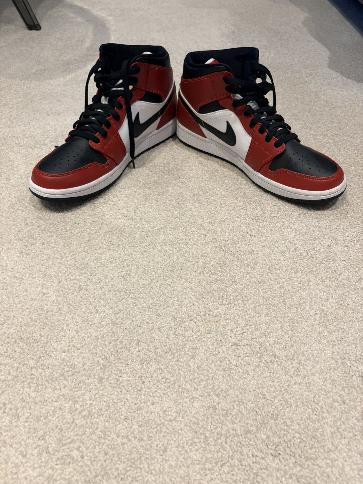 Jordan Brand Lebron 1’s | Black, White and Red Size US 10 / EU 43 - 2 Thumbnail